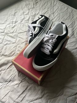 Vans Knu Skool Black/White - Size 10.5 - Y2K Style
