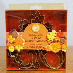 NEW Wilton Leaves & Acorns 9-Piece Cookie Cutter Set