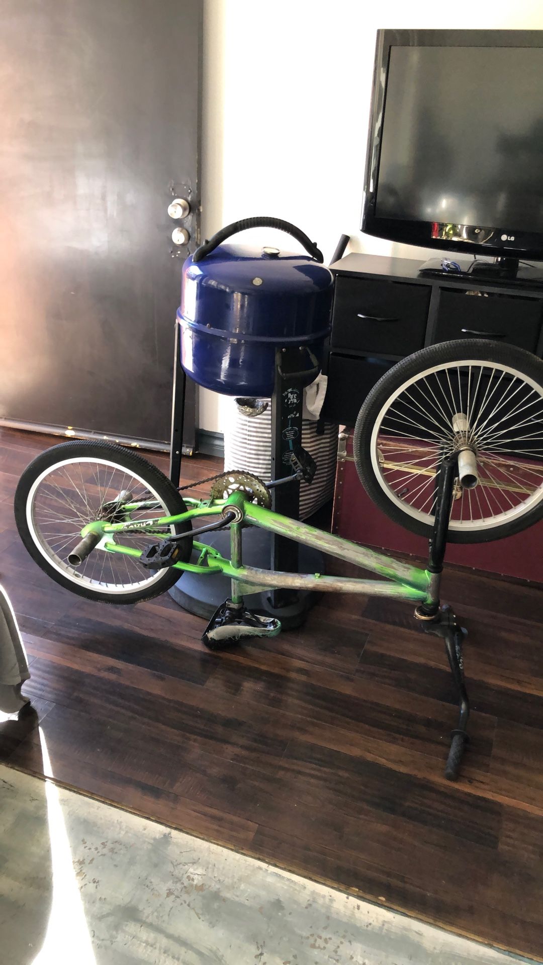 Electric Smoker Grill Comes With BMX Chaos bike 