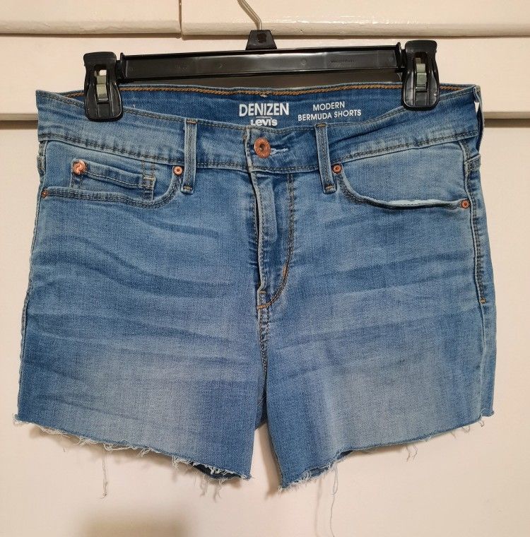 Denizen Levi's Shorts- size 8 for Sale in Riverside, CA - OfferUp