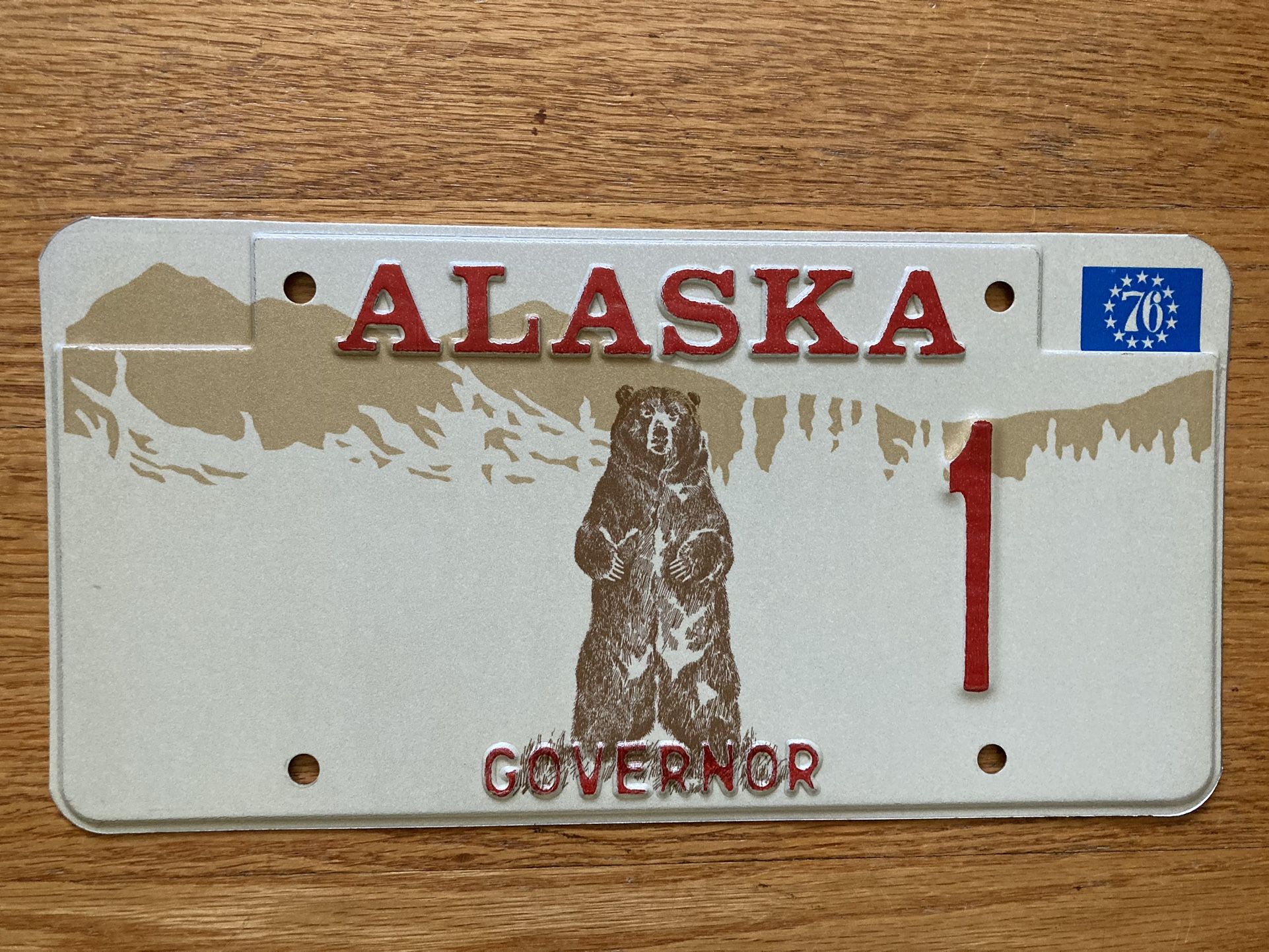 WOW! ALASKA GRIZZLY BEAR GOVERNOR LICENSE PLATE 
