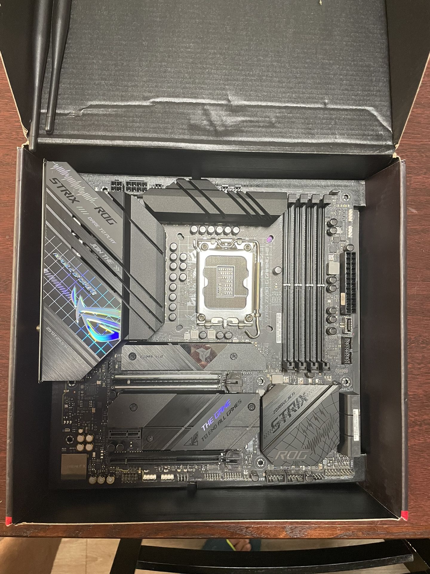 asus rog z690-g socket 1700 ddr5
