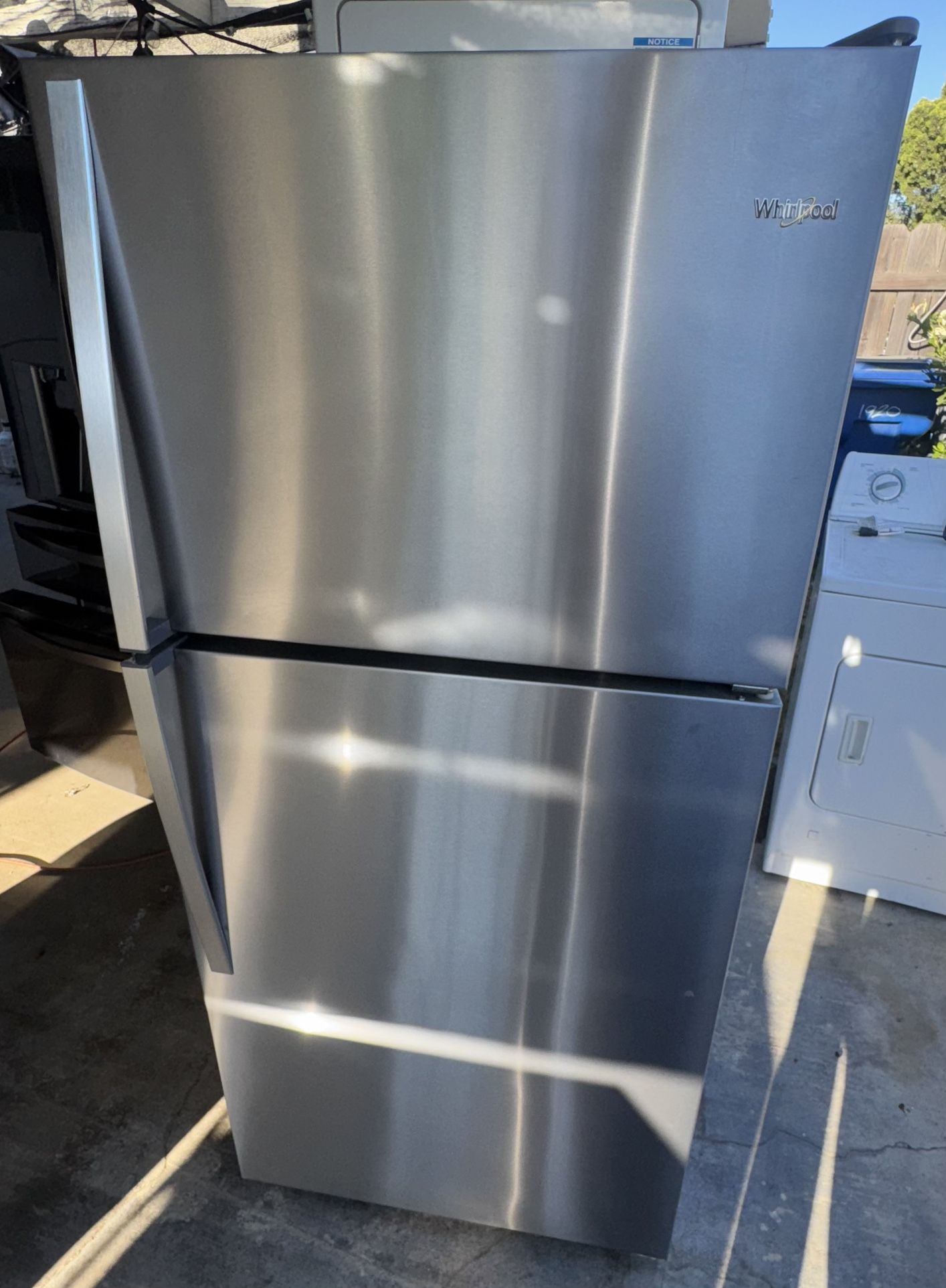Refrigerator 