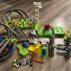 Hot Wheels Mario Kart Circuit Track + Extras