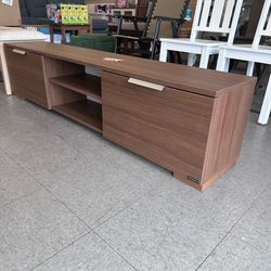 📺 NEW TV Stand – Walnut Finish (68” Modern Design)