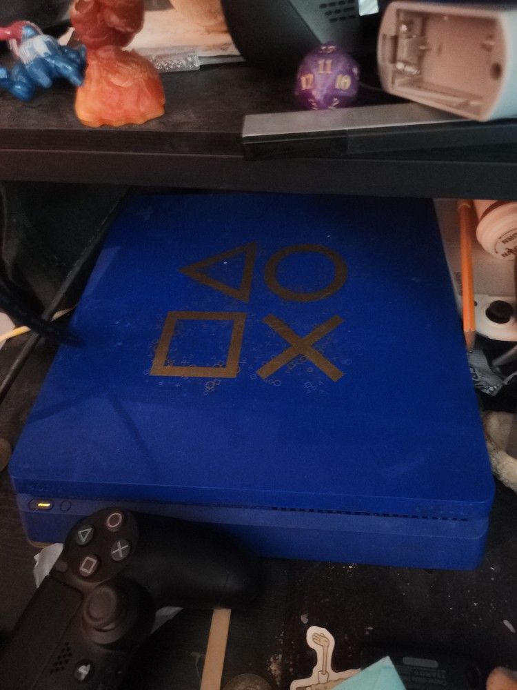 Days Of Play 1tb slim PS4 limited Edition