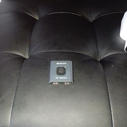 Brand New Projector With Stand & HDMI Switch