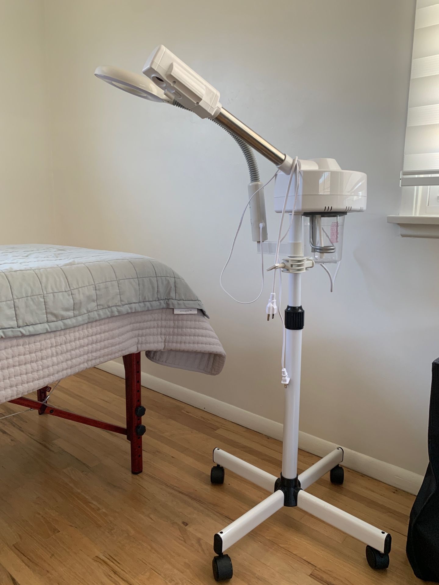 Professional 2 In 1 Facial Steamer & Magnifier Combo