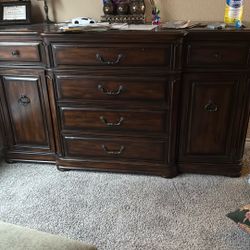 Server Dresser 