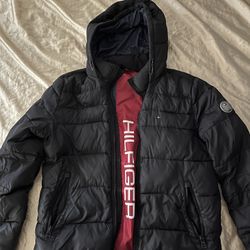Tommy Hilfiger Puffer Jacket – Men’s L – Black Hooded Quilted Wind-Resistant Coat