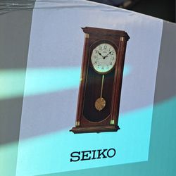 SEIKO GRANDFATHER CLOCK  Model: QXH039BLH 