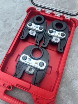 Milwaukee M12 1/2 in. - 1 in. BIP IPS Black Iron Press Tool Gas Jaw Kit Force Logic ProPress Tool w/ PACKOUT  $629