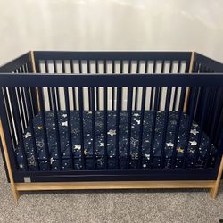 Crib Baby gap with mattress