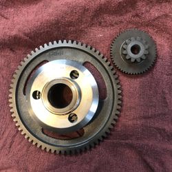12600.48813. Year 86-2007 Suzuki GSXR750 Starter clutch and idle Gear