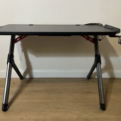 Modern Desk (Read Description)