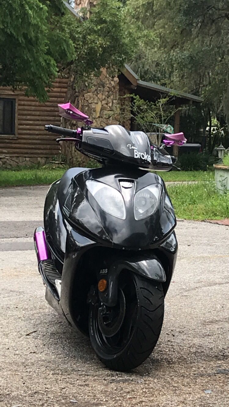 Vento 150cc scooter