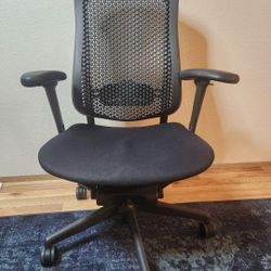Herman Miller Celle Chair - Adjustable Ergonomic Office Chair
