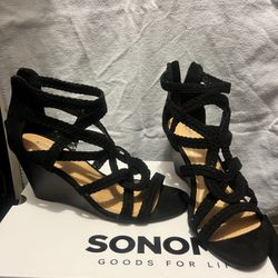 Black Wedge Shoes Size 8