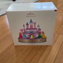 Hallmark Keepsake Disney Princesses “Live Your Story”