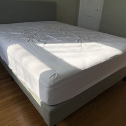 Free Queen Bed - NE Must pickup. Will Not Hold
