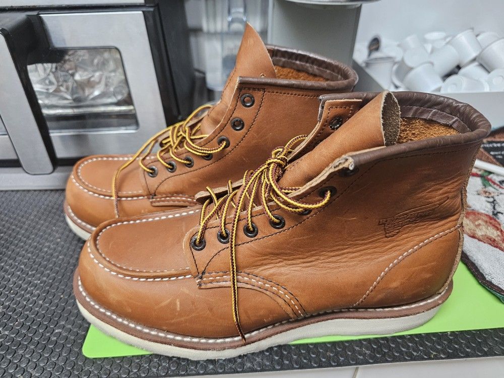 RED WING MENS BOOTS LEATHER USED ONCE  10 W' IN NORWALK 