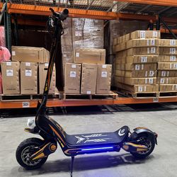 Dual-motor electric scooter