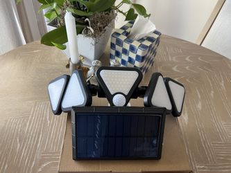 Solar Motion Light – New Brand-new solar motion sensor light with multiple adjustable LED panels.