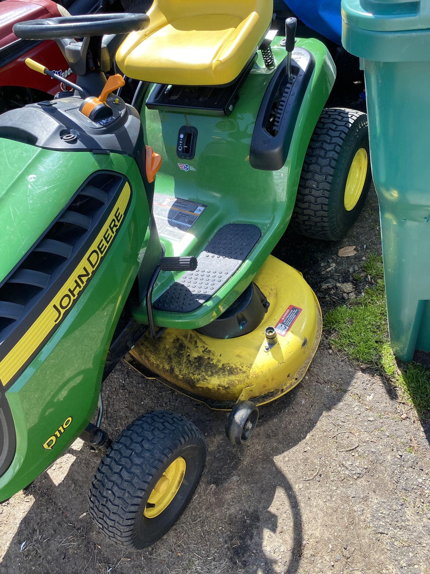 2015 John Deere 42 Inch Lawn Tractor D110 Low 103 Hrs 19 Hp Hydrostatic Transmission