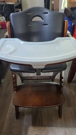 Abby Beyond Y high chair