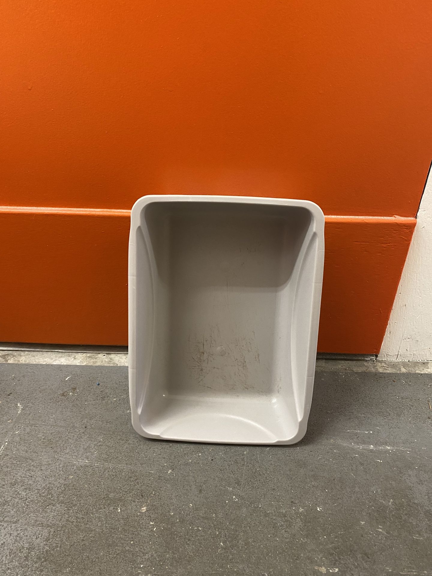 Plastic Cat Litter Box