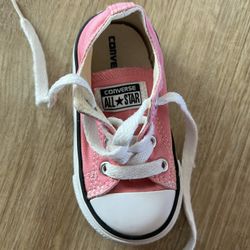 Baby pink best sale converse size 5
