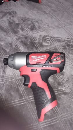 M12 Milwaukee impact drill