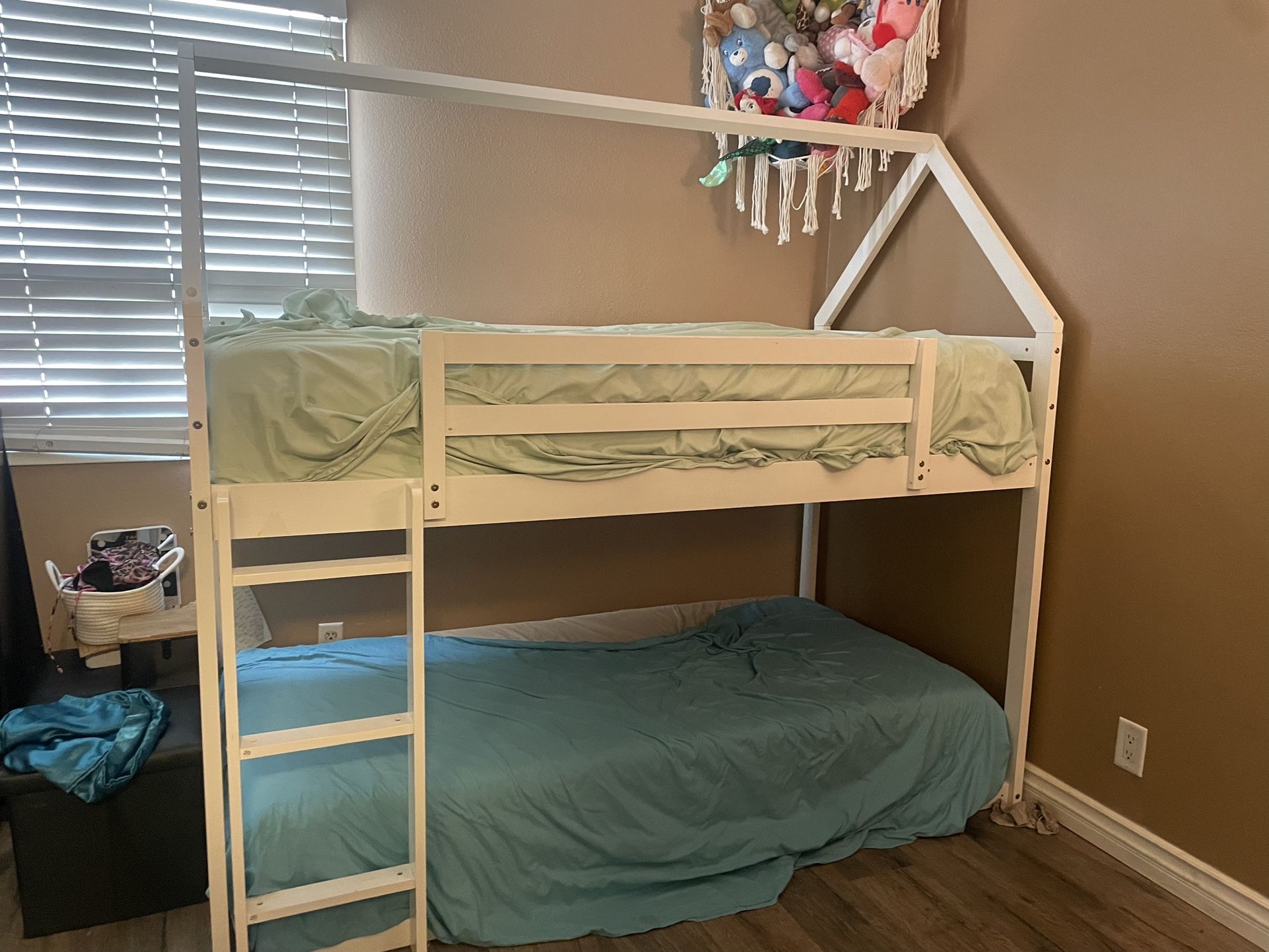 Twin Bunk Beds