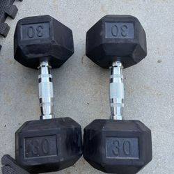 Pair Of 30 Pounds Hex Rubber Coated Dumbbells  In Good Condition 