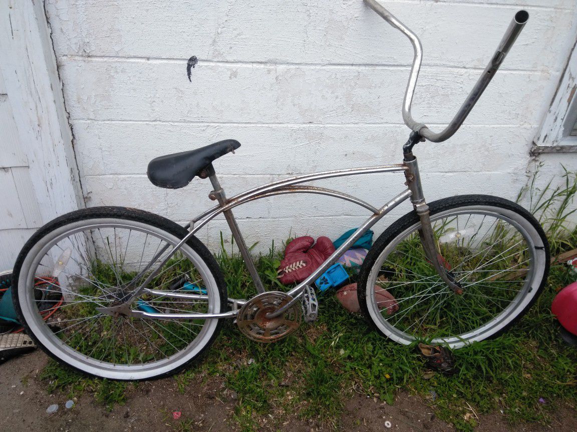 1950$.double.bone.cruiser. needs fixed up and cleaned up 85 bucks great deal