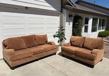 Couch set