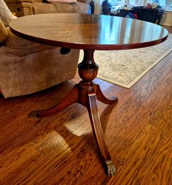 Table – Small Round Table with 3 Legs from Single Base, Dark Wood