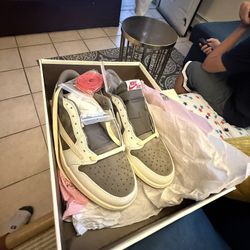 Travis’s Scott X Air Jordan 1s High Ogs Matcha 