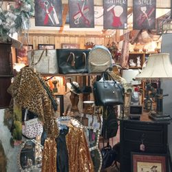 Lots Of Art And Decor