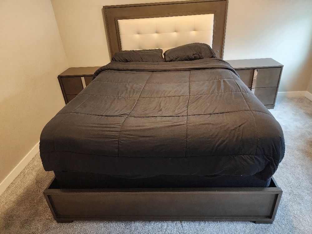 Queen Bed
