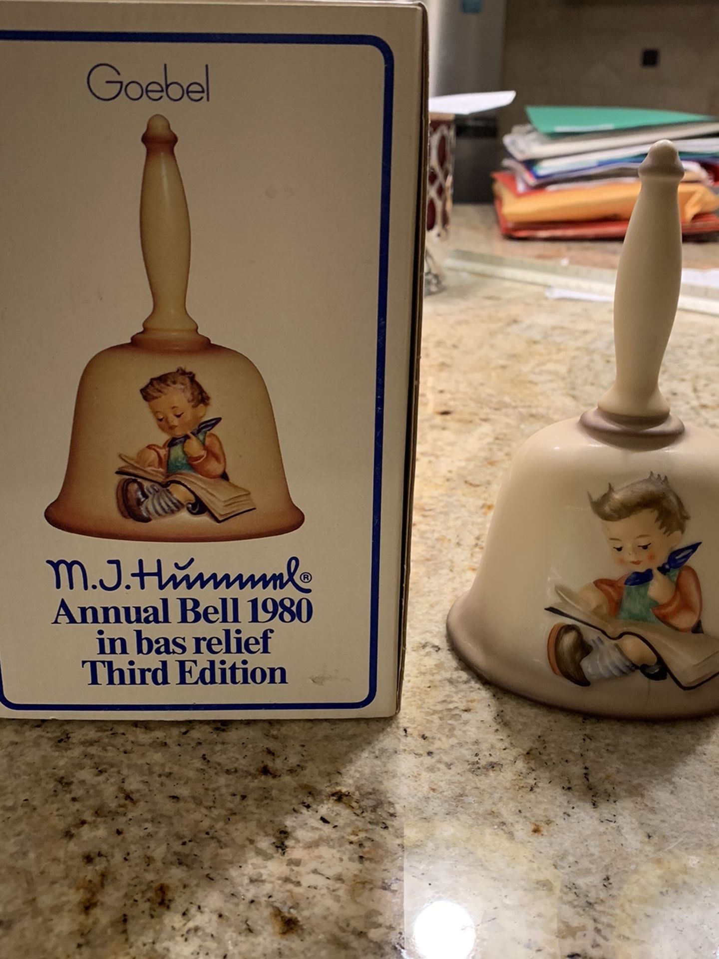 M J Hummel Annual Bell 1980