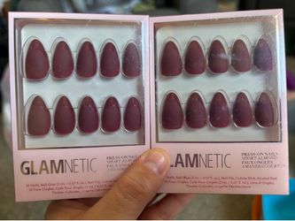 Glamnetic nails