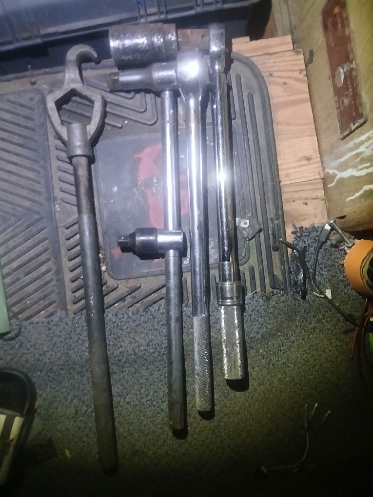 Ratchets And Fireman Tool