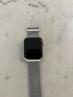 apple watch SE second gen 40 mm 32g
