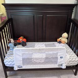 Convertible Crib/ Toddler Bed With Guardrail