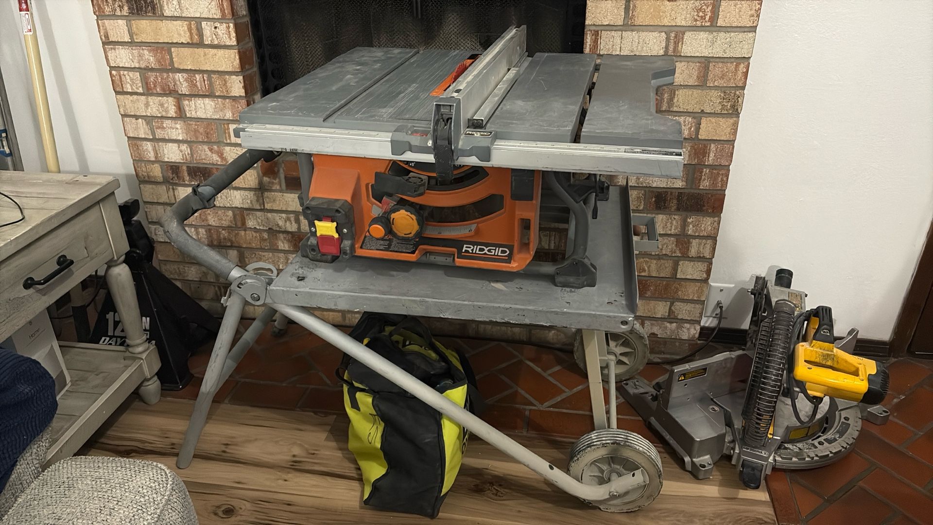 Rigid Table Saw With Stand 