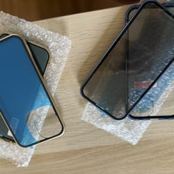 2 Magnetic Privacy Cases – iPhone 14/14 Pro (Blue + Gold)