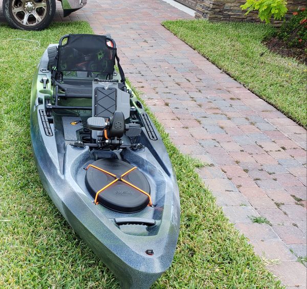 Pedal Fishing Kayak Old Town Topwater 120 pdl for Sale in Miami, FL