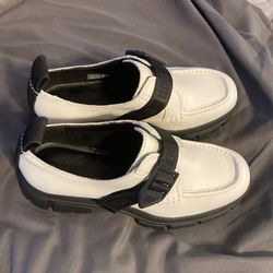 UGG Ashton White Loafers Slip Ons Size 6.5