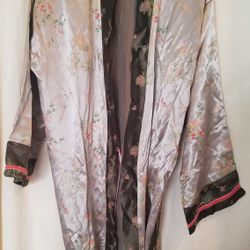 Kimono  Or Wrap Robe, Smooth And Shiny, Japanese Flowers Designed . Woodland Hills Ca. 